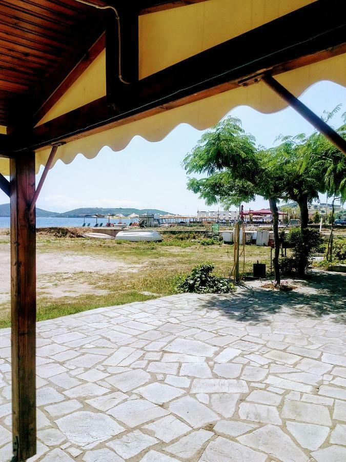 Retro Beach House Néa Péramos Kültér fotó