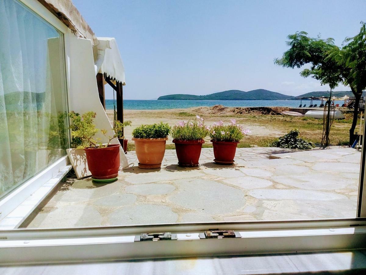 Retro Beach House Néa Péramos Kültér fotó