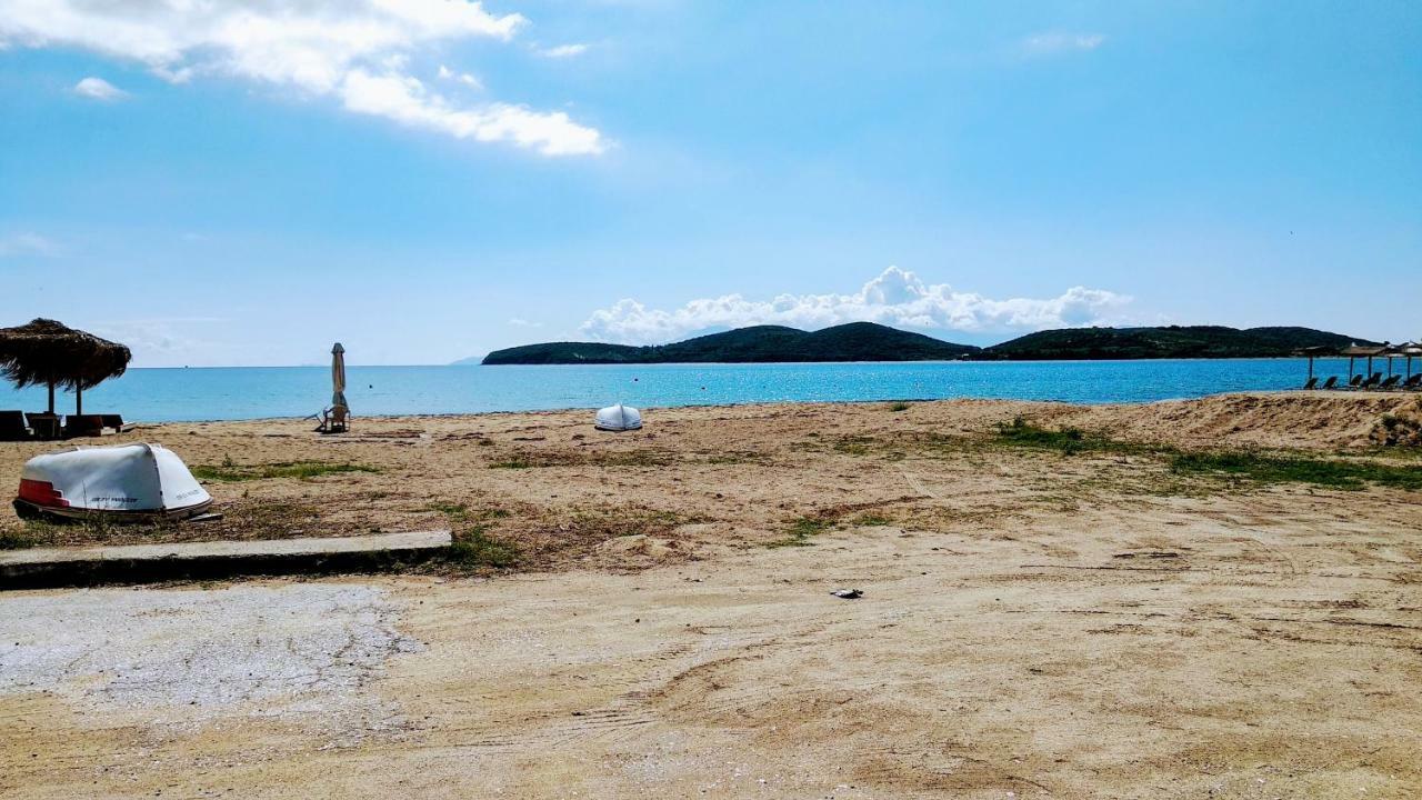 Retro Beach House Néa Péramos Kültér fotó