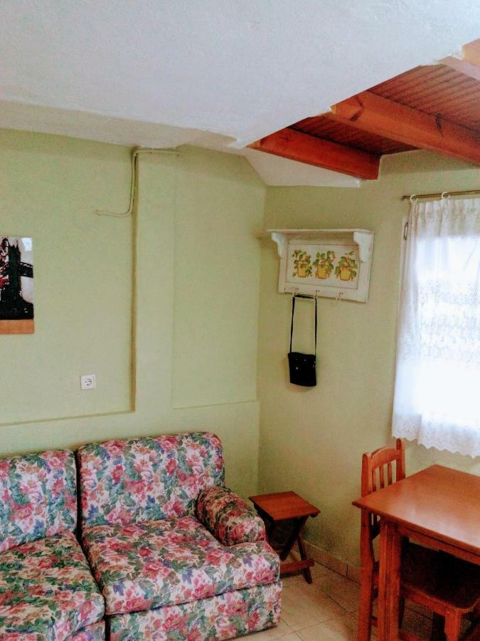 Retro Beach House Néa Péramos Kültér fotó